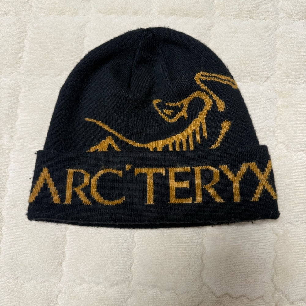 FW24 Arcteryx word toque beanie hat